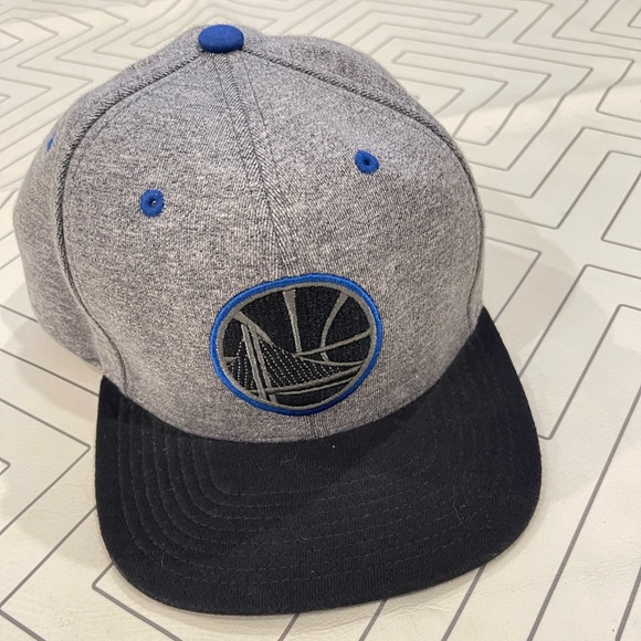 New Mitchell & Ness Golden State Warriors Snapback Hat - Picture 3 of 11